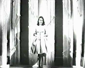 Jacqueline Boyer singing at Eurovision 1960