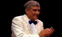 Caravelli clapping