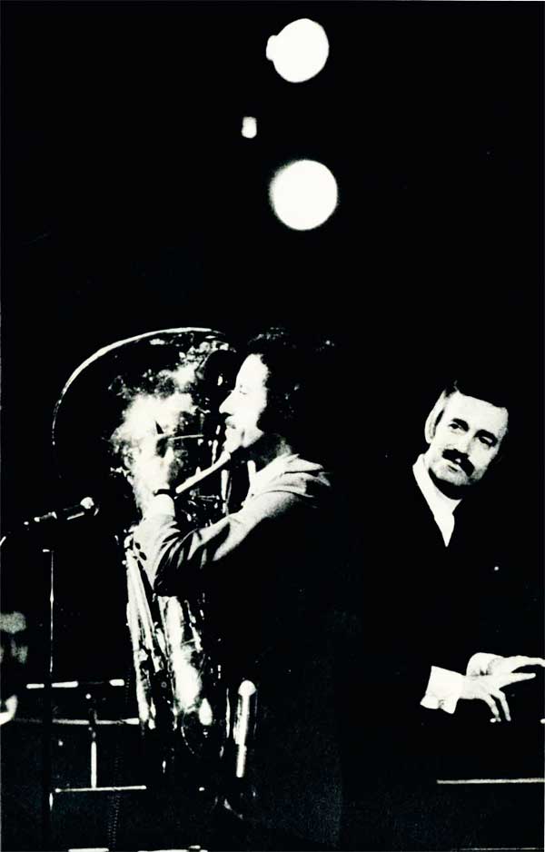 Paul Mauriat in Japan - POPS Magazine 1970